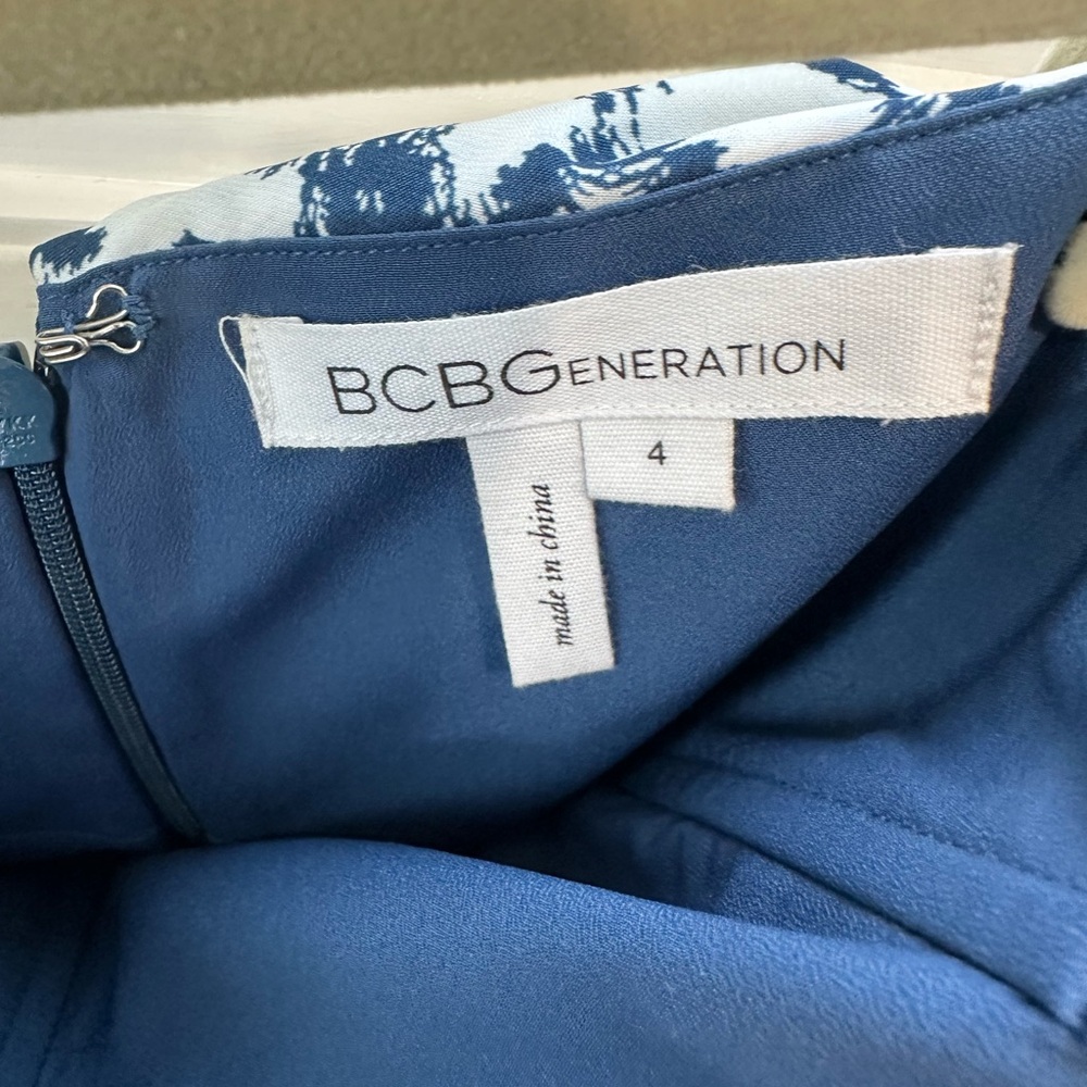 Bcbgeneration Blue And White Patterned One Should… - image 4